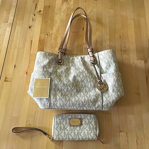 Michael Kors Purse & Matching Wallet